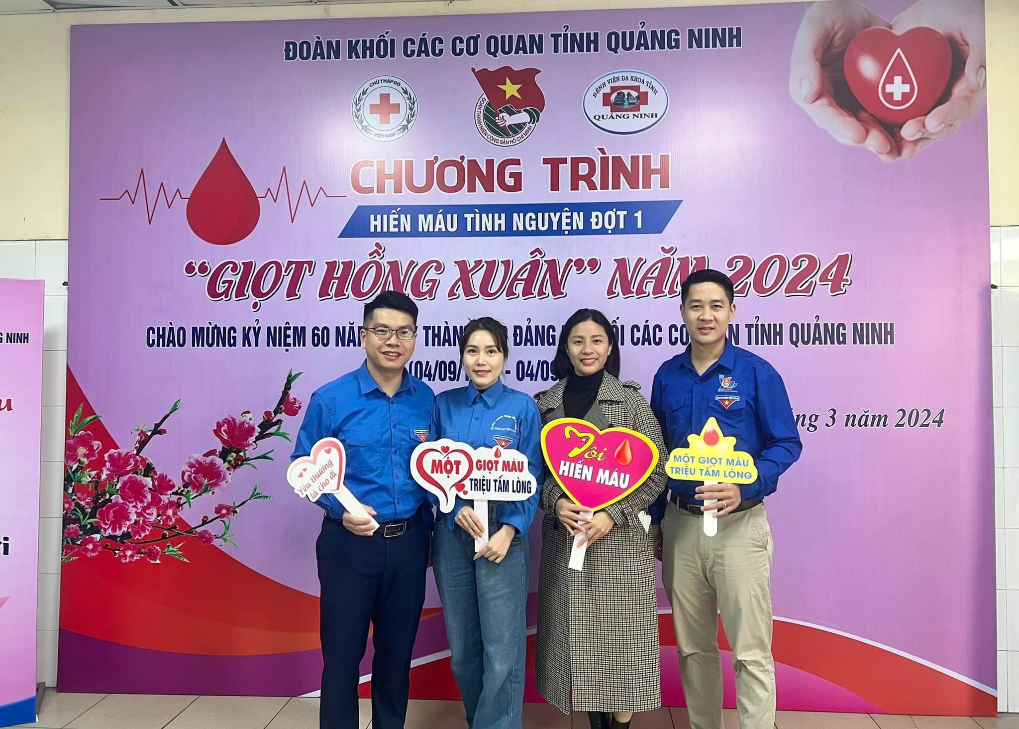 Chi đoàn trường Đào tạo cán bộ Nguyễn Văn Cừ hưởng ứng chương trình hiến máu tình nguyện “Giọt hồng xuân” do Đoàn Khối các cơ quan tỉnh Quảng Ninh tổ chức.