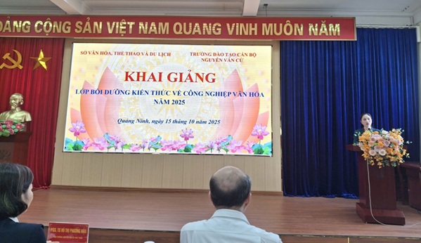 Khai giảng lớp bồi dưỡng kiến thức về Công nghiệp văn hóa năm 2025