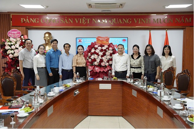 Đoàn cán bộ, giảng viên Trường Đào tạo cán bộ Nguyễn Văn Cừ nghiên cứu thực tế tại Công ty Cổ phần Than Cao Sơn - TKV