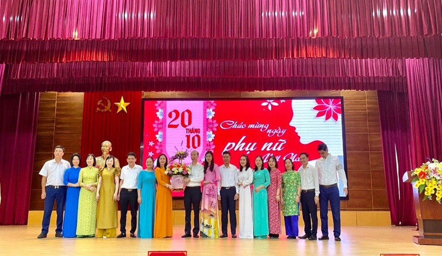 TIN HOẠT ĐỘNG  Tổ chức hoạt động chào mừng kỷ niệm 60 năm Ngày thành lập tỉnh Quảng Ninh, 60 năm Ngày truyền thống Trường Đào tạo cán bộ Nguyễn Văn Cừ, 93 năm Ngày thành lập Hội Liên hiệp Phụ nữ Việt Nam